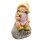 Wichtelstube-Kollektion Gartenfigur XXL Lisa als Gärtnerin sitzend auf Stein mit Wilkommen Schriftzug Gartendeko stehend frostsicher für Garten Balkon
