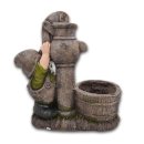 Wichtelstube-Kollektion XXL Gartenzwerg wetterfest Wichtel Figur Dekofigur mit Blumentopf am Wasserbrunnen Gartenfigur Deko Frühling Garten 38cm x 38cm